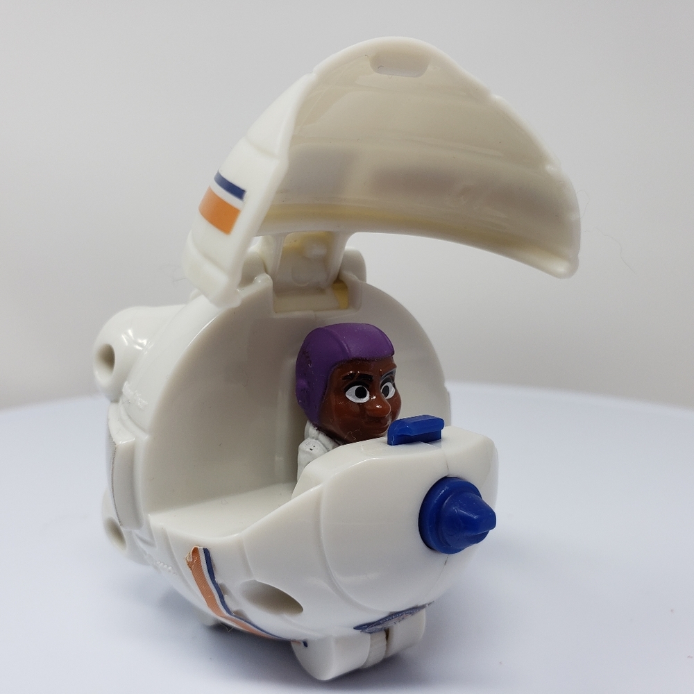 Alisha Piloting 2022 McDonald's  Happy Meal Toy - Picture 11 of 17